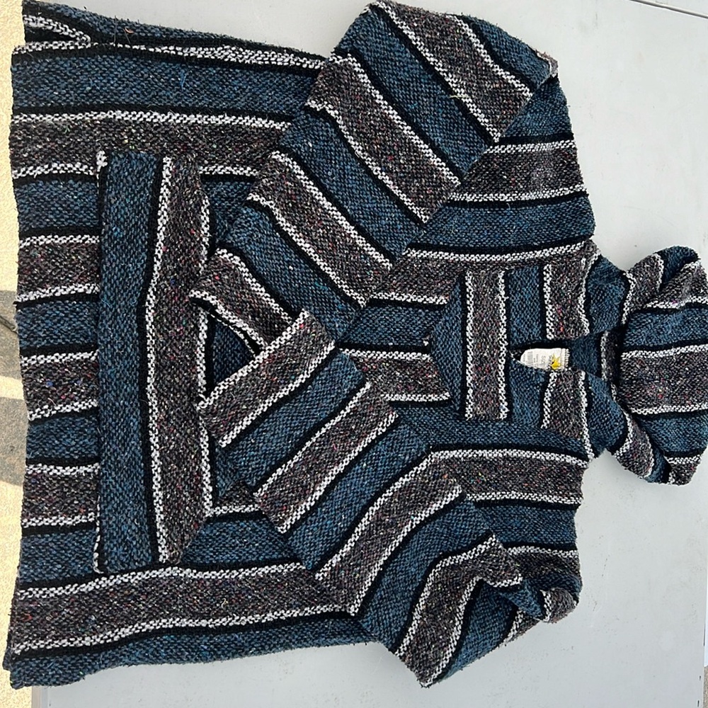 sunspecs Mexican Poncho- Baja- Gray/ White/ Blue- size Medium